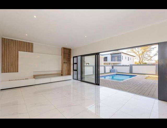 4 BEDROOM HOUSE FOR SALE IN CLEARWATER ESTATE